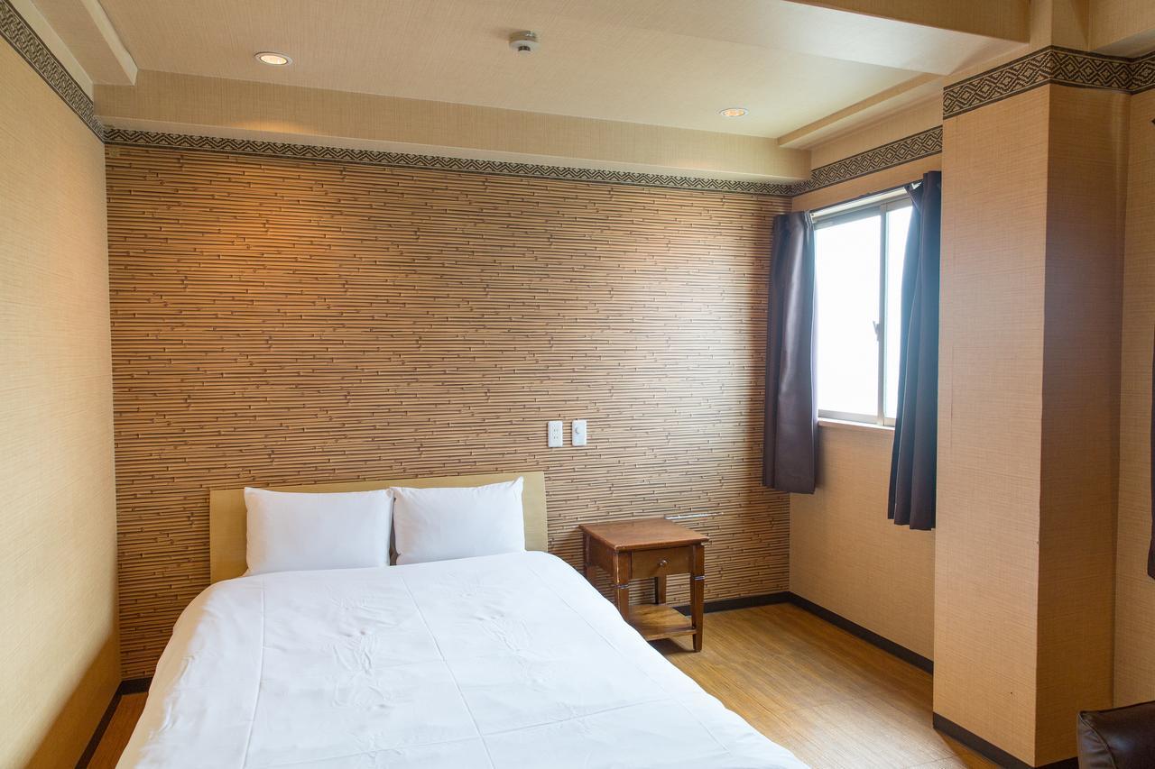 Uehonmachi Plaza Hotel (Adults Only) Osaca Exterior foto